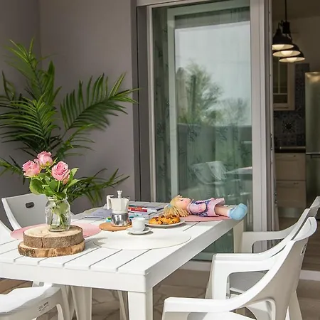 Olivia By Yohome A Vicino La Spiaggia Apartment
